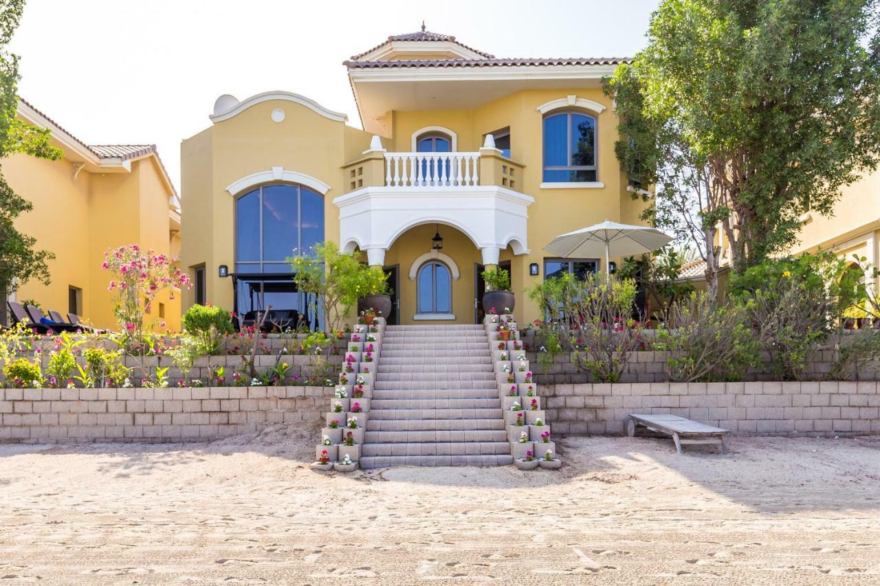 Chic 4Br Villa With Assistant Room And Private Pool On Palm Jumeirah By Deluxe Holiday Homes Dubaj Kültér fotó